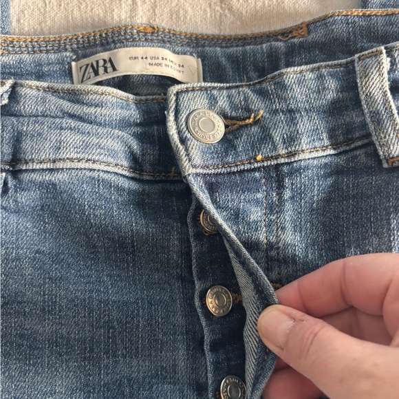 Zara Jeans Women's size 34 Skinny Button Fly Distressed Destroyed Medium Wash - Picture 3 of 7